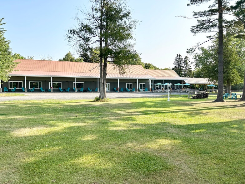 1721 US Highway 8, Saint Croix Falls, WI for sale - Building Photo - Image 2 of 18