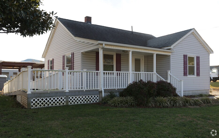 2720 W Main St, Salem, VA for sale - Primary Photo - Image 1 of 1