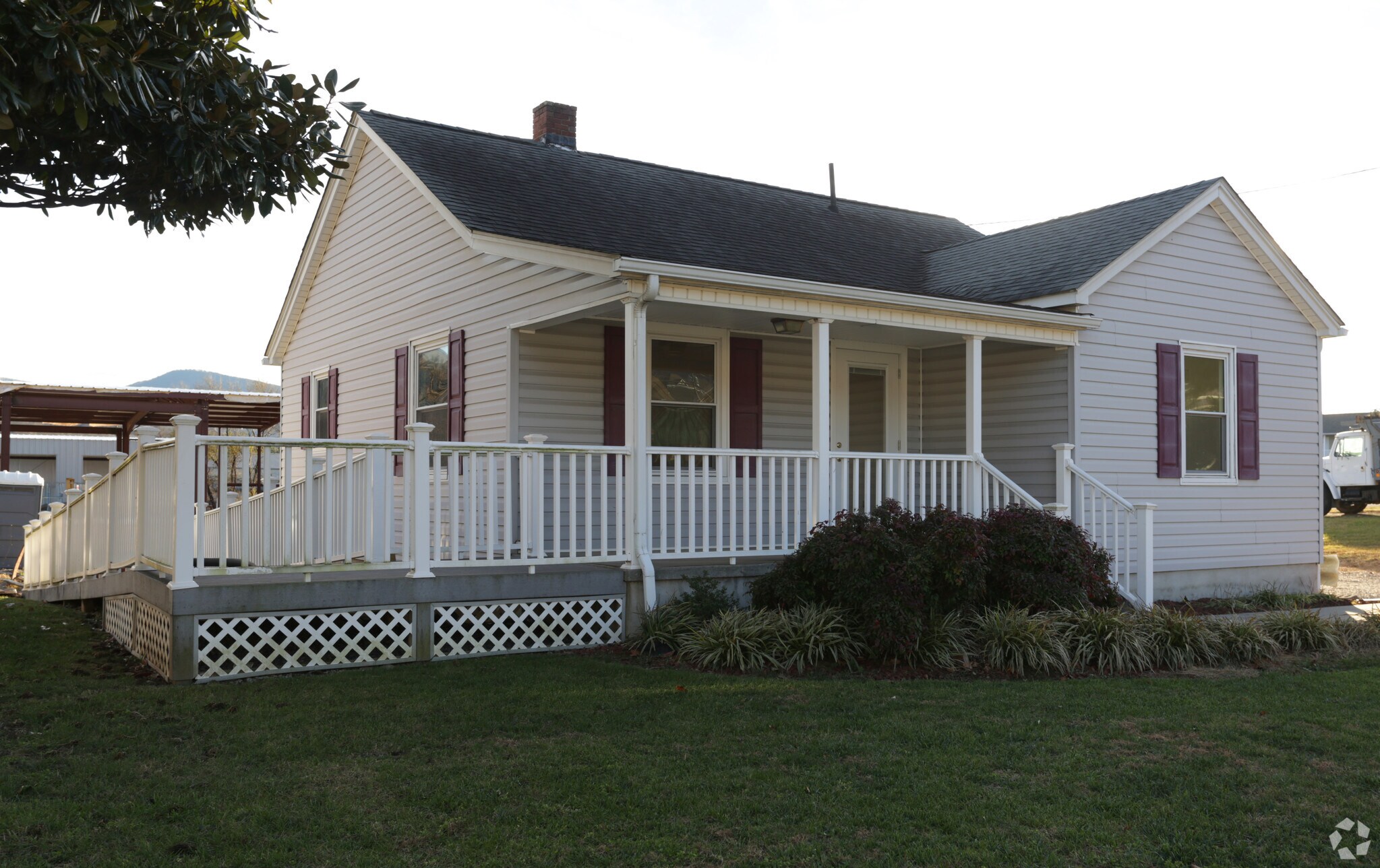 2720 W Main St, Salem, VA for sale Primary Photo- Image 1 of 1