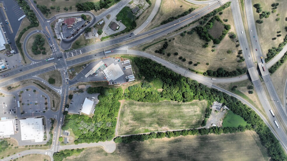 990 New Brunswick Ave, Phillipsburg, NJ for lease - Building Photo - Image 2 of 18