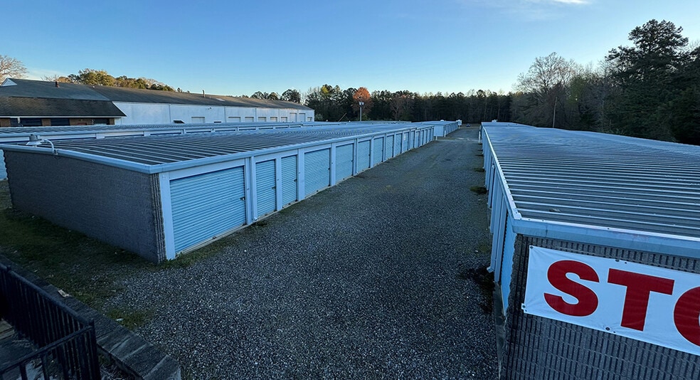 120 Hawthorne Ave, Kilmarnock, VA for sale - Building Photo - Image 1 of 1