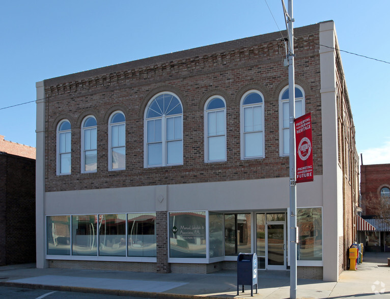 4 NE Court Sq, Graham, NC for sale - Primary Photo - Image 1 of 1