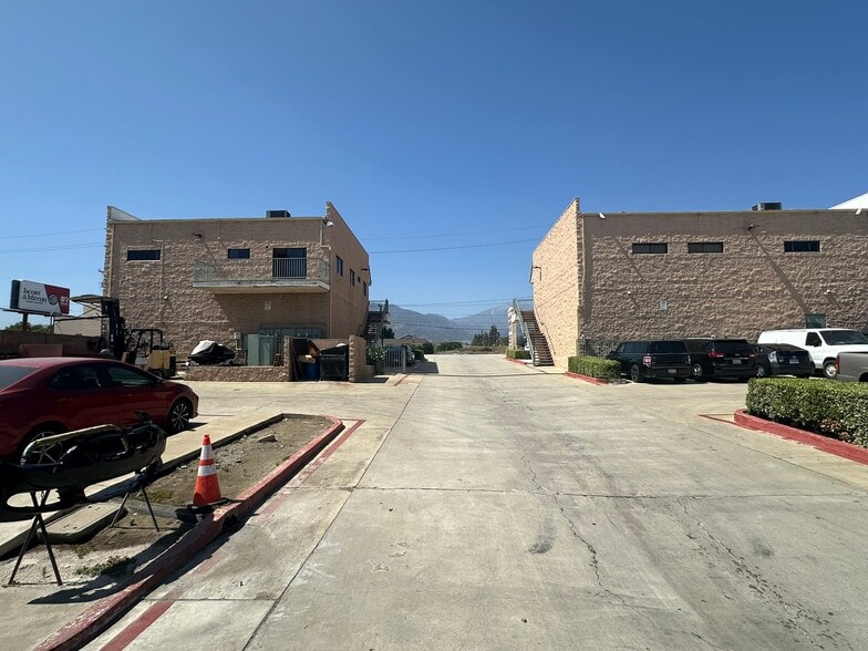 1710 W Foothill Blvd, Upland, CA for sale - Building Photo - Image 3 of 5