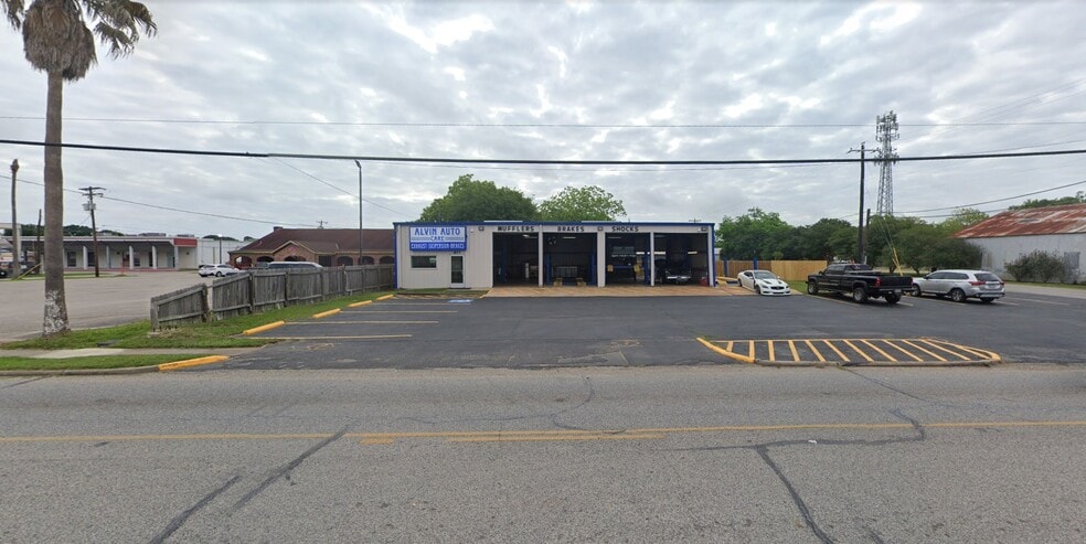 817 S Gordon St, Alvin, TX for sale - Building Photo - Image 2 of 5