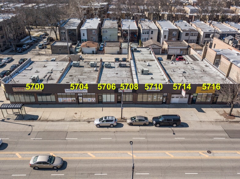 5700-5716 N Western Ave, Chicago, IL for lease - Building Photo - Image 2 of 39