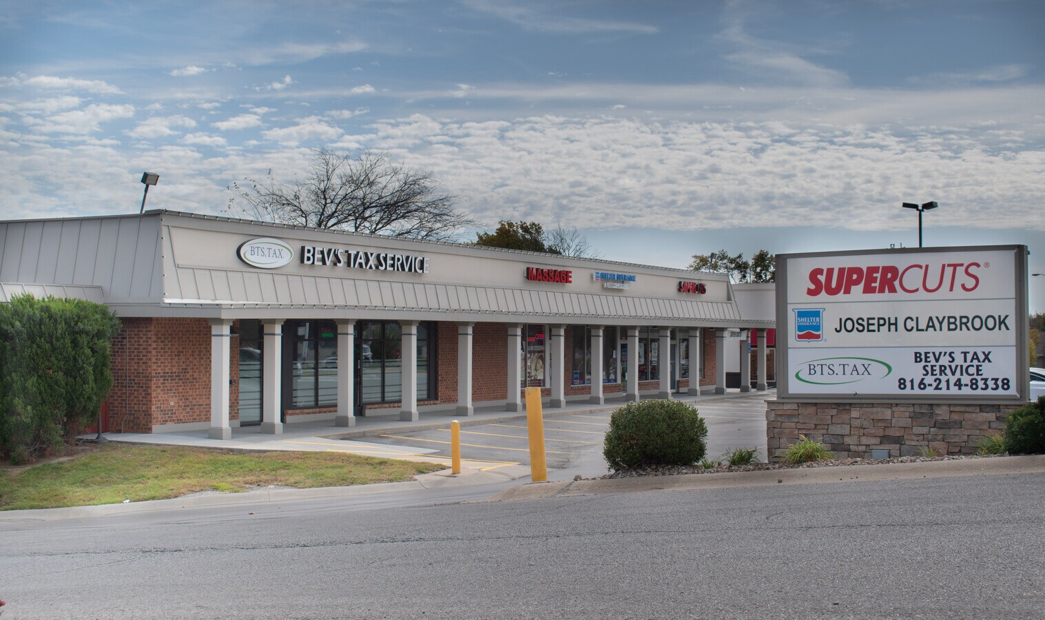 58155821 NE Antioch Rd, Gladstone, MO 64119