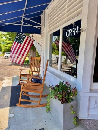 More details for 972 VT Route 7A, Shaftsbury, VT - Retail for Sale