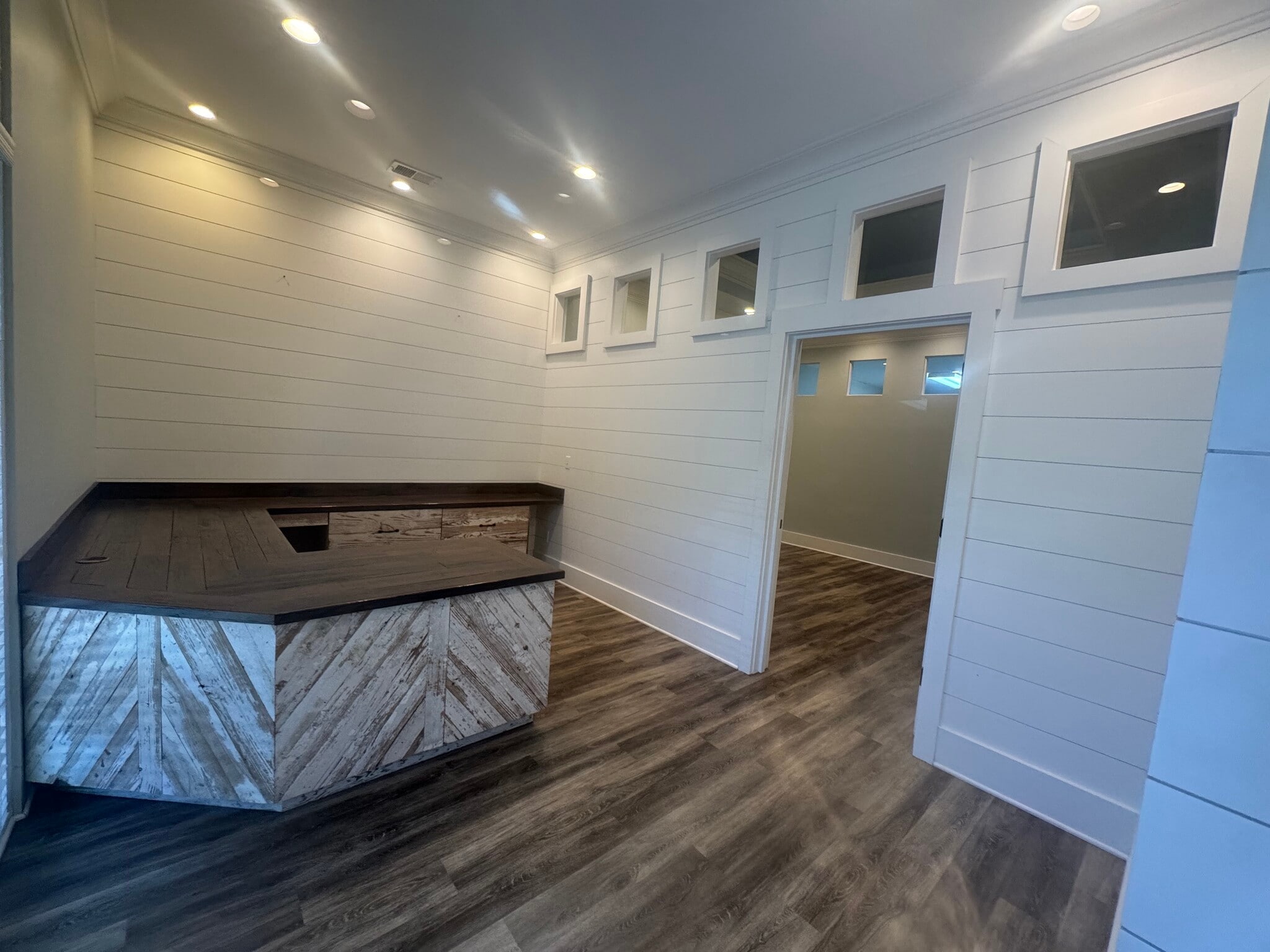 49 Pennington Dr, Bluffton, SC for lease Interior Photo- Image 1 of 9