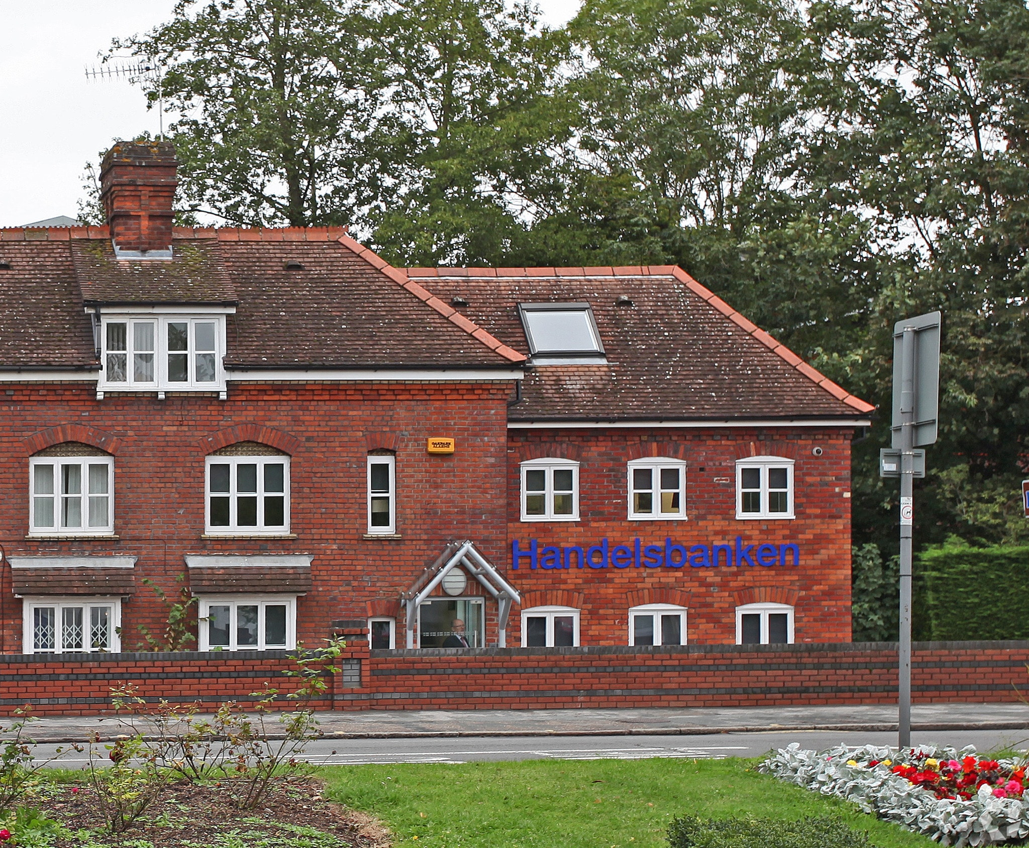 651 London Rd, High Wycombe for sale Primary Photo- Image 1 of 1