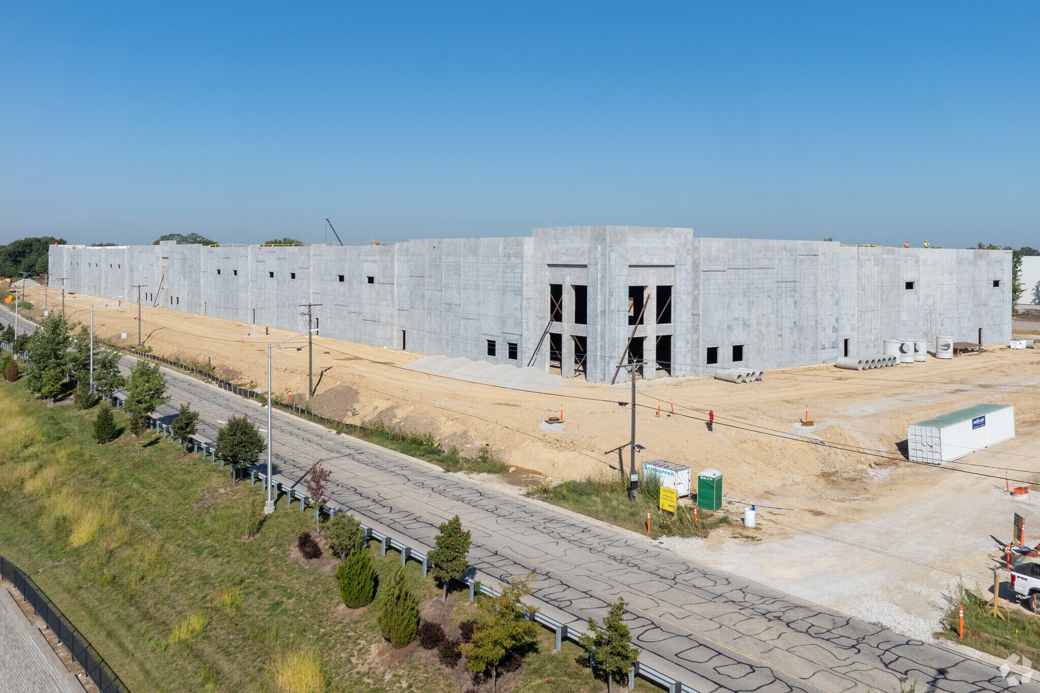 17658 Bluff Rd, Woodridge, IL for lease Primary Photo- Image 1 of 4