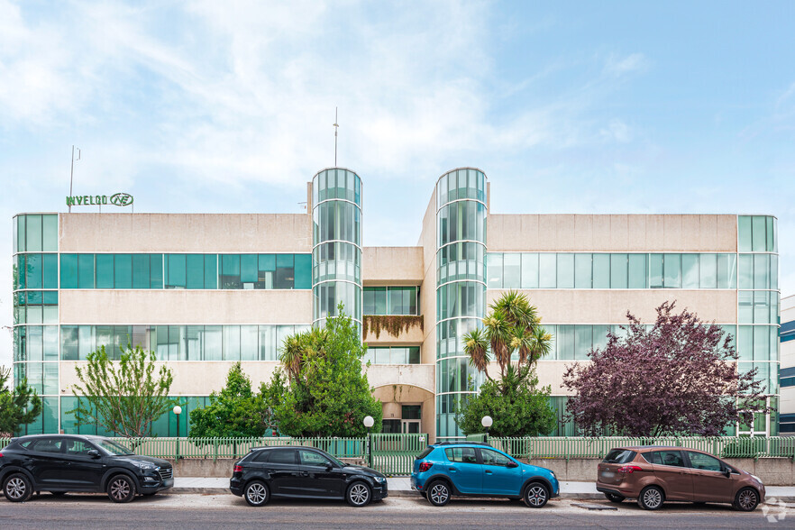 Ronda Poniente, 15, Tres Cantos, Madrid for lease - Primary Photo - Image 1 of 5