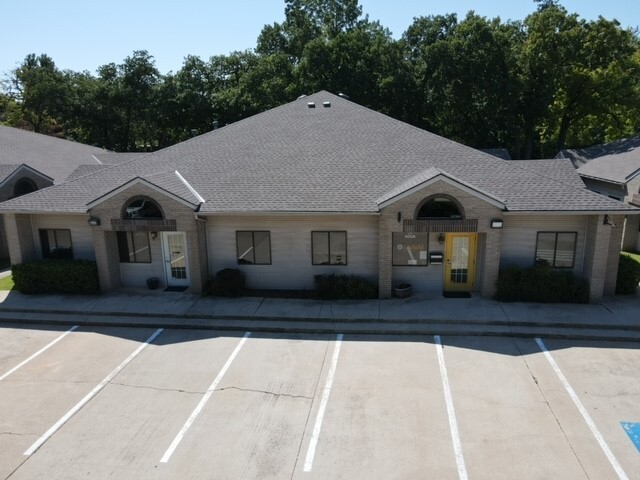 501 E 15th St, Edmond, OK for lease - Building Photo - Image 1 of 4