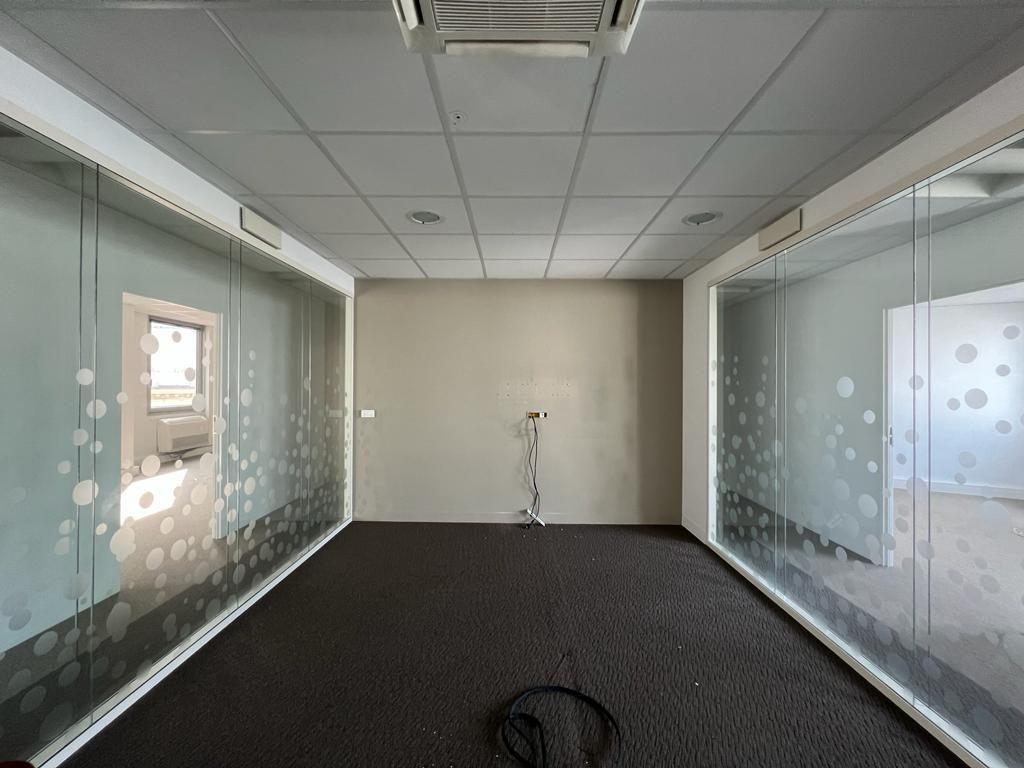 Office in Levallois-Perret for lease Interior Photo- Image 1 of 6