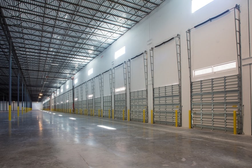 11255 NW 106th St, Miami, FL for lease - Interior Photo - Image 3 of 16