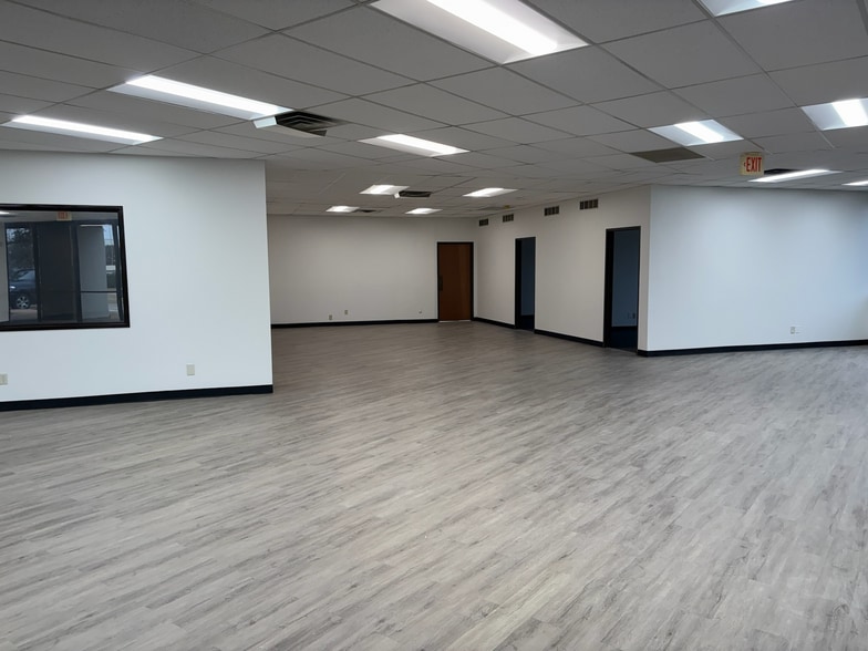 8400 Esters Blvd, Irving, TX for lease - Interior Photo - Image 3 of 4