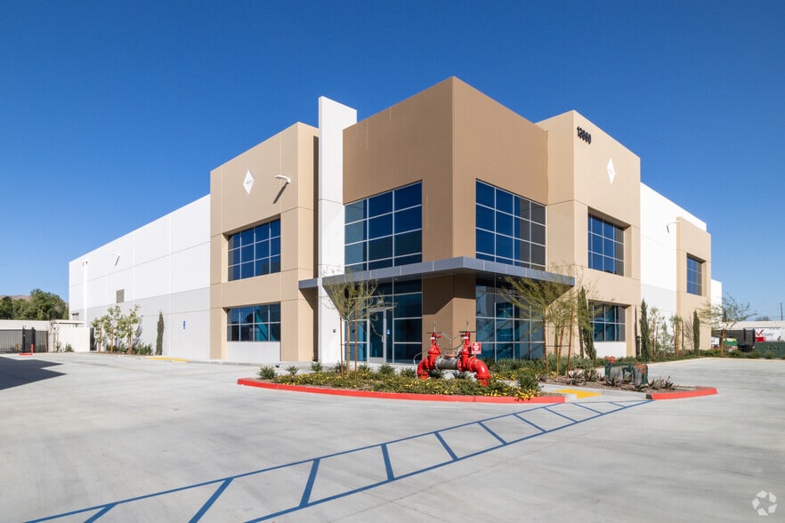 13860 Old 215 Frontage Rd, Moreno Valley, CA for sale - Building Photo - Image 1 of 6