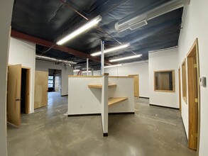 217 N Rupert St, Fort Worth, TX for lease Interior Photo- Image 2 of 5