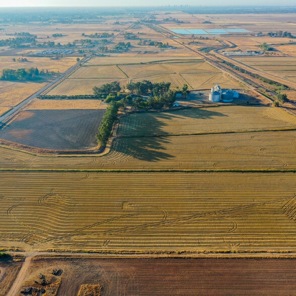 8391 Pleasant Grove Rd, Elverta, CA 95626