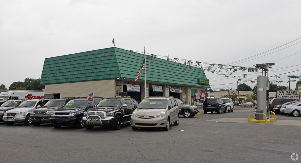 178 W Old Country Rd, Hicksville, NY for sale - Primary Photo - Image 1 of 2