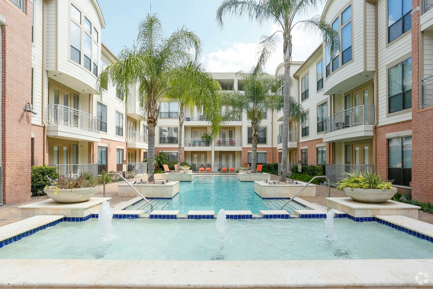 2401 S Gessner Rd, Houston, TX 77063