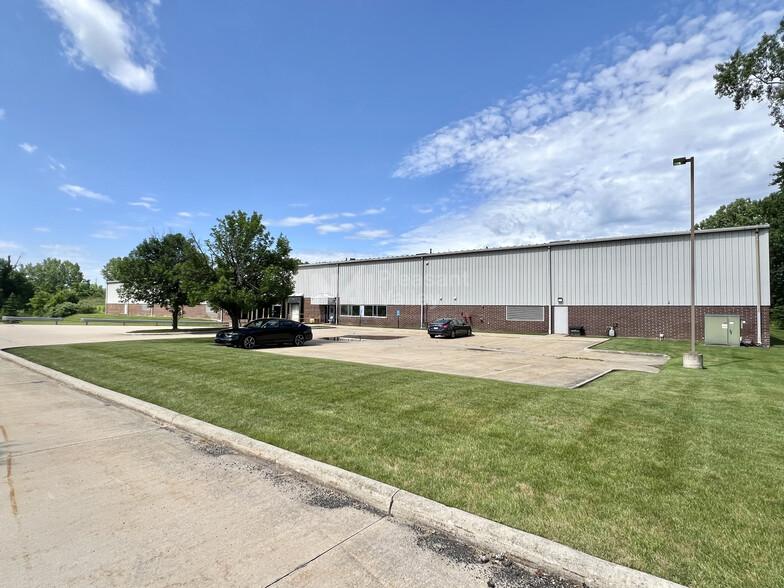 30700 Aurora Rd, Solon, OH for lease - Building Photo - Image 3 of 4