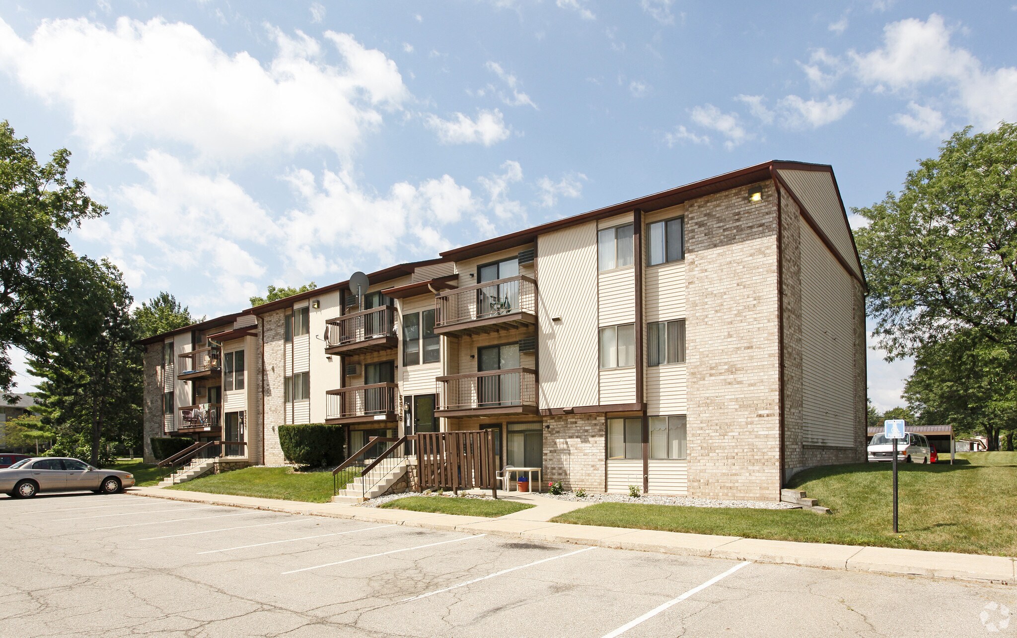 55013 Joshua, Lansing, MI for sale Primary Photo- Image 1 of 1