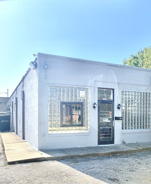 1300 W Waterloo Rd, Akron, OH for sale - Primary Photo - Image 1 of 1