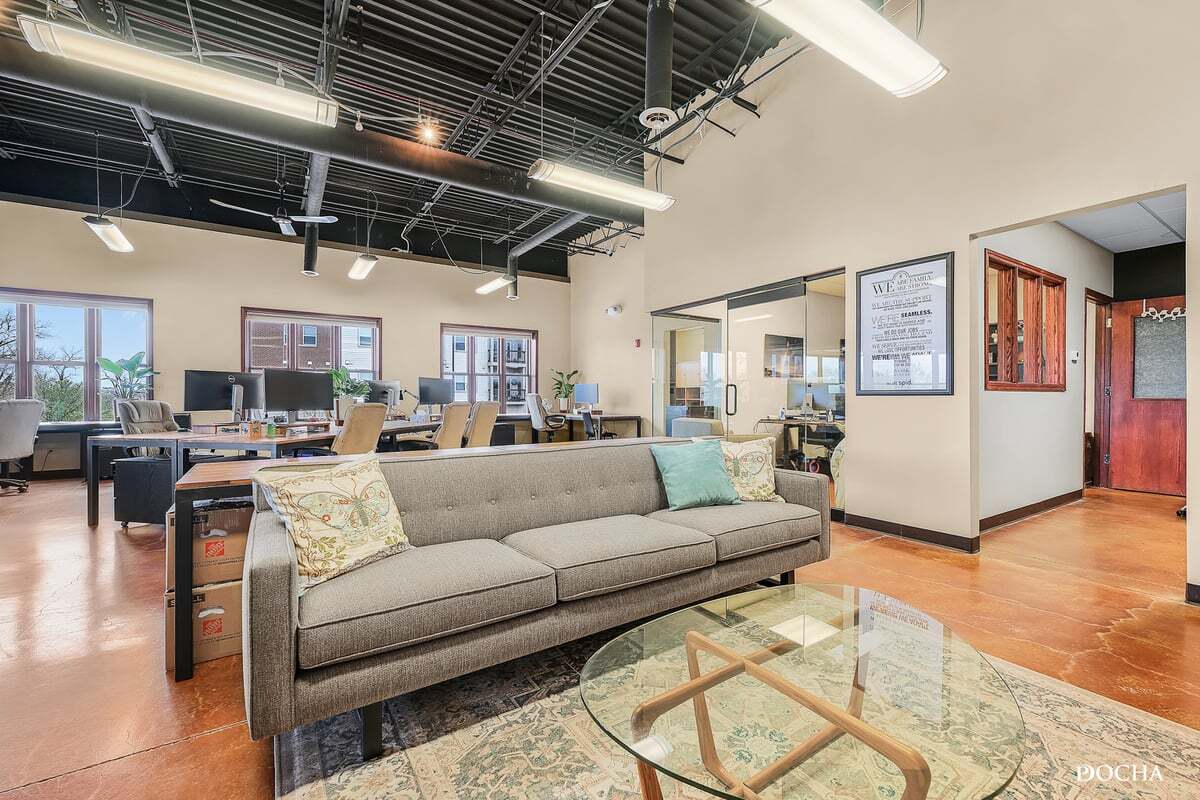 123 W Washington St, Oswego, IL for lease Interior Photo- Image 1 of 18