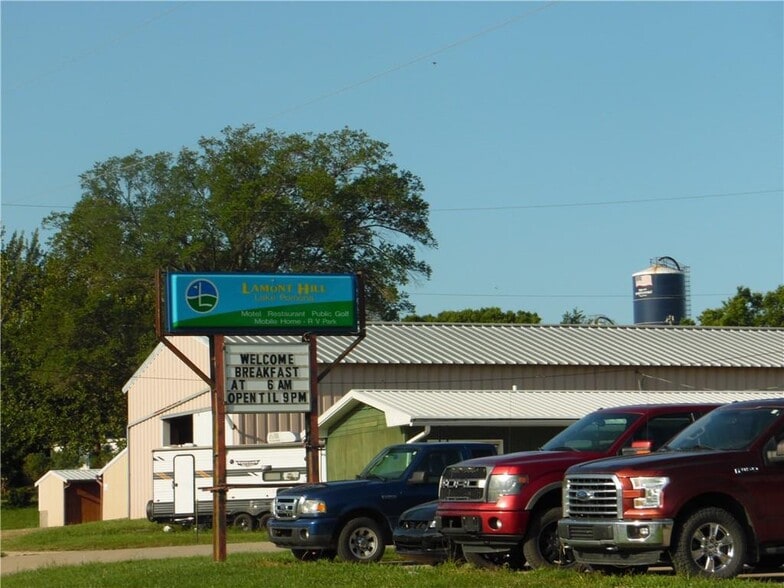 22975 Highway 368, Vassar, KS for sale - Primary Photo - Image 1 of 5