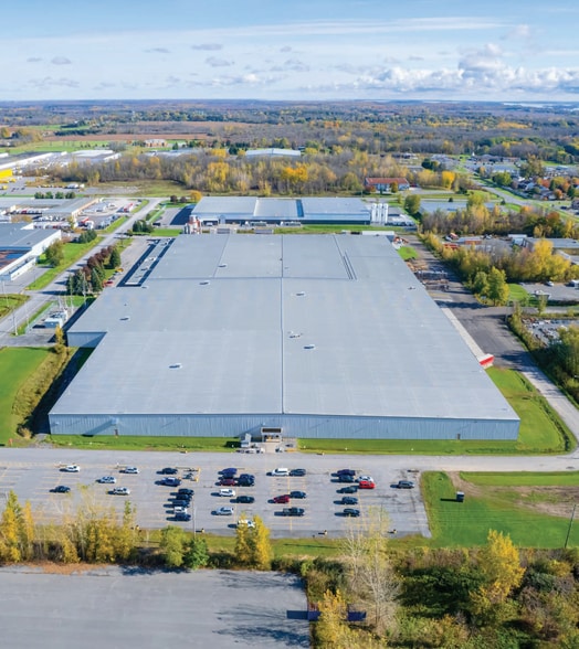 3305 Loyalist St, Cornwall, ON for lease - Primary Photo - Image 1 of 1