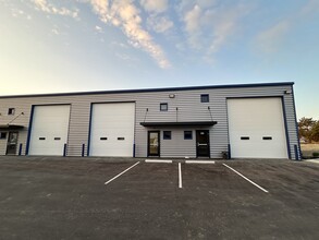 4445 Weaver Ct N, Hilliard, OH for lease Building Photo- Image 1 of 5