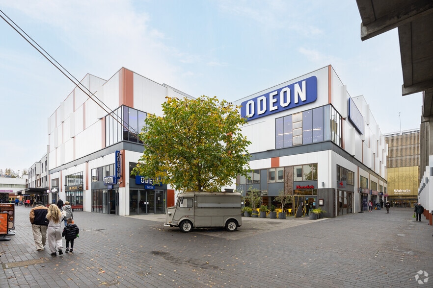 Crowne House High St, Orpington for sale - Primary Photo - Image 1 of 1