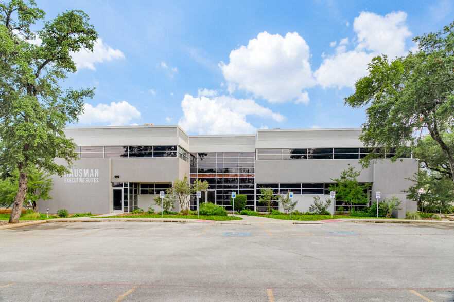 8131 W Hausman Rd, San Antonio, TX for lease - Building Photo - Image 1 of 7