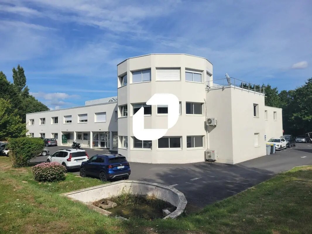 Office in Basse-Goulaine for lease Building Photo- Image 1 of 7