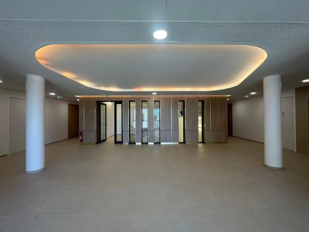 Office in Genas for lease Building Photo- Image 1 of 9