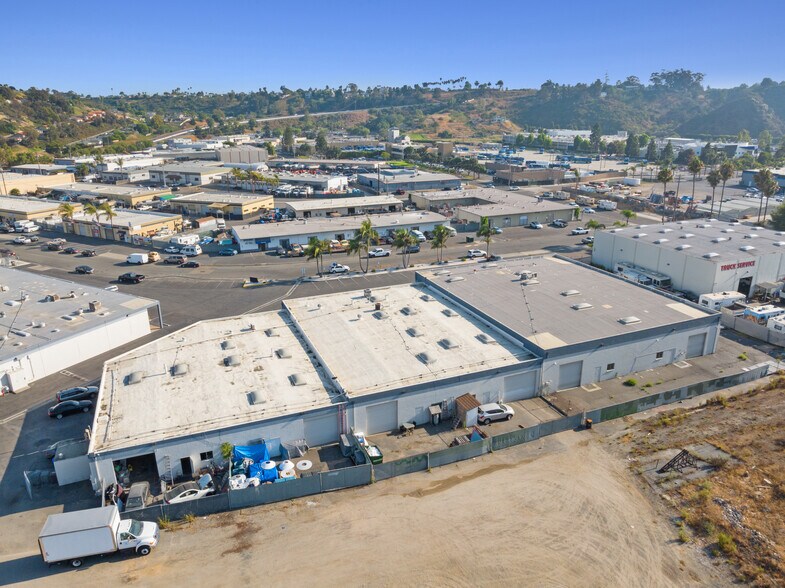 390-398 Via El Centro, Oceanside, CA for lease - Building Photo - Image 2 of 3