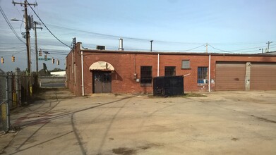 2114 N Graham St, Charlotte, NC for lease Building Photo- Image 1 of 3