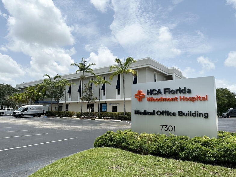 7301 N University Dr, Tamarac, FL for lease - Building Photo - Image 1 of 25