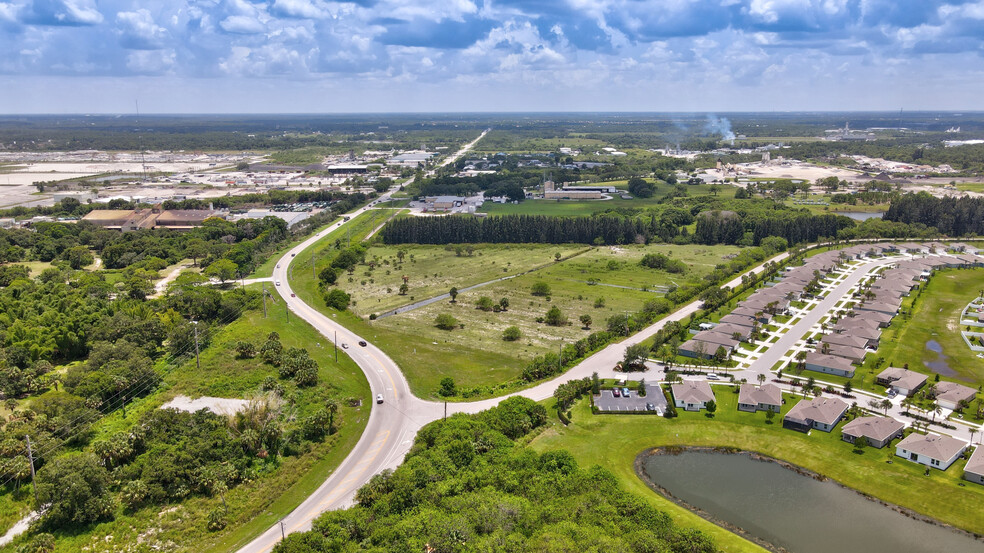 Selvitz Rd, Fort Pierce, FL for sale - Building Photo - Image 1 of 12