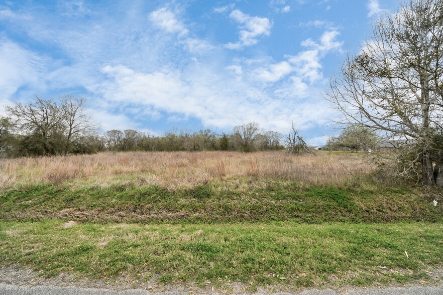 101 Westfield Ln, Friendswood, TX for sale - Primary Photo - Image 1 of 26