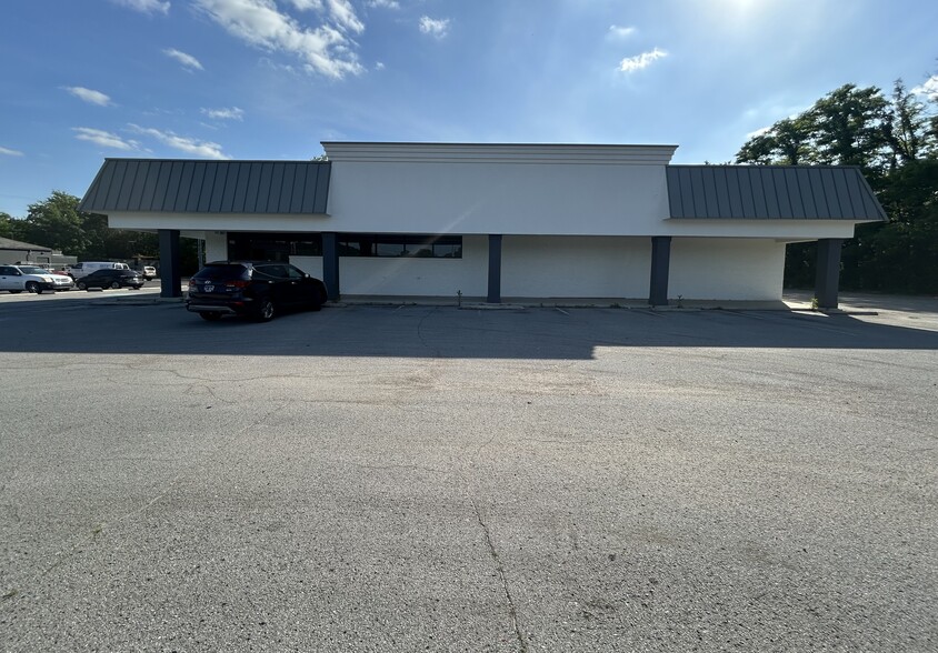 1107 Huntsville Hwy, Fayetteville, TN for lease - Building Photo - Image 1 of 8