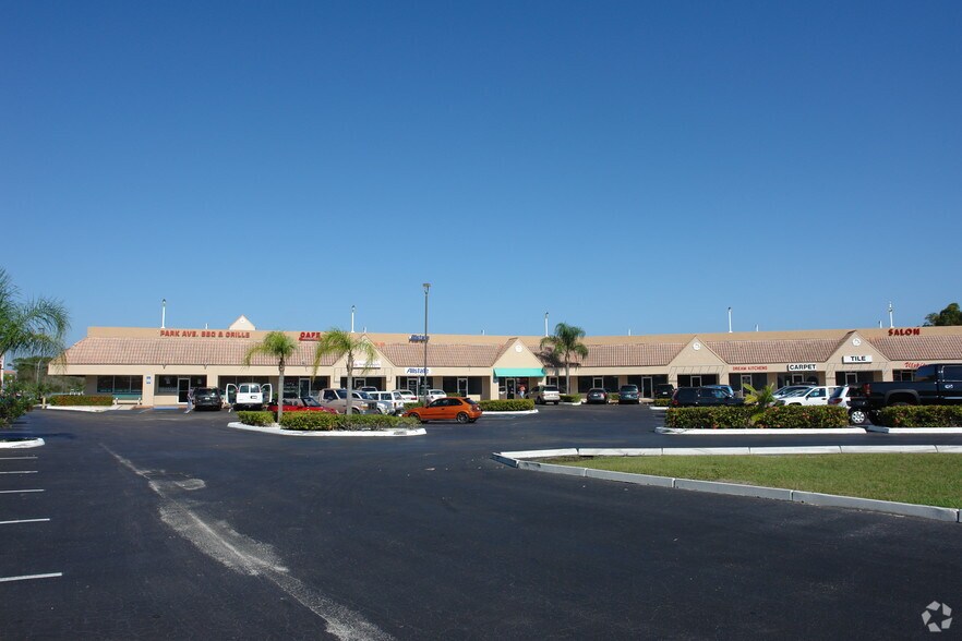 769 NW Federal Hwy, Stuart, FL for lease - Primary Photo - Image 1 of 12