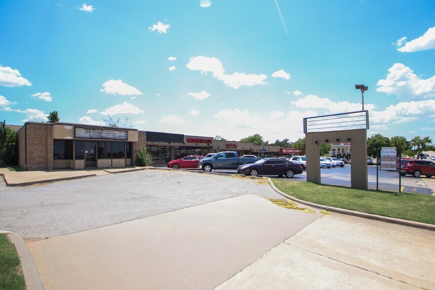 120 E Vandament Ave, Yukon, OK for sale - Building Photo - Image 1 of 1