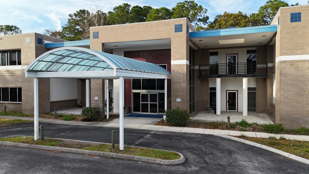 4063 Salisbury Rd, Jacksonville, FL for lease - Building Photo - Image 2 of 18