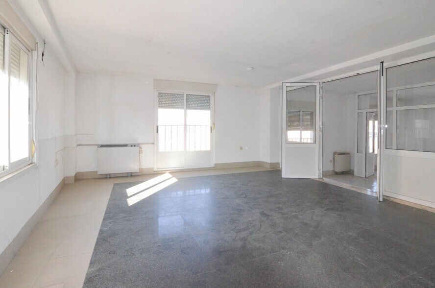 Calle del Lazarillo de Tormes, 19, Salamanca, Salamanca for sale - Building Photo - Image 2 of 28