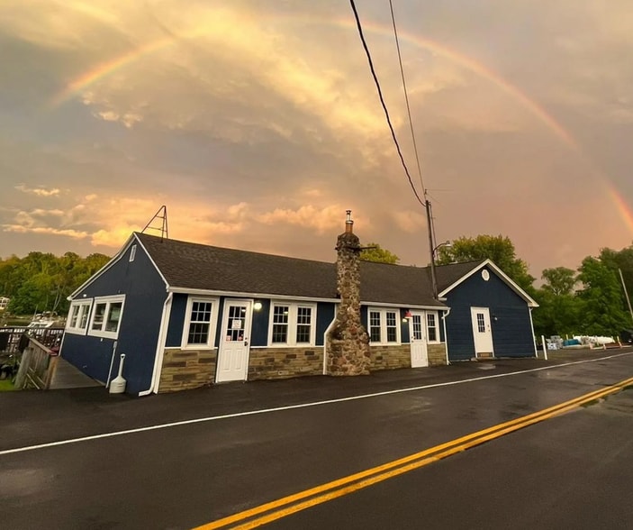 8106 W Port Bay Rd, Wolcott, NY for sale - Primary Photo - Image 2 of 33