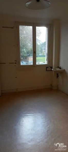 Office in Saint-Herblain for sale - Building Photo - Image 2 of 10