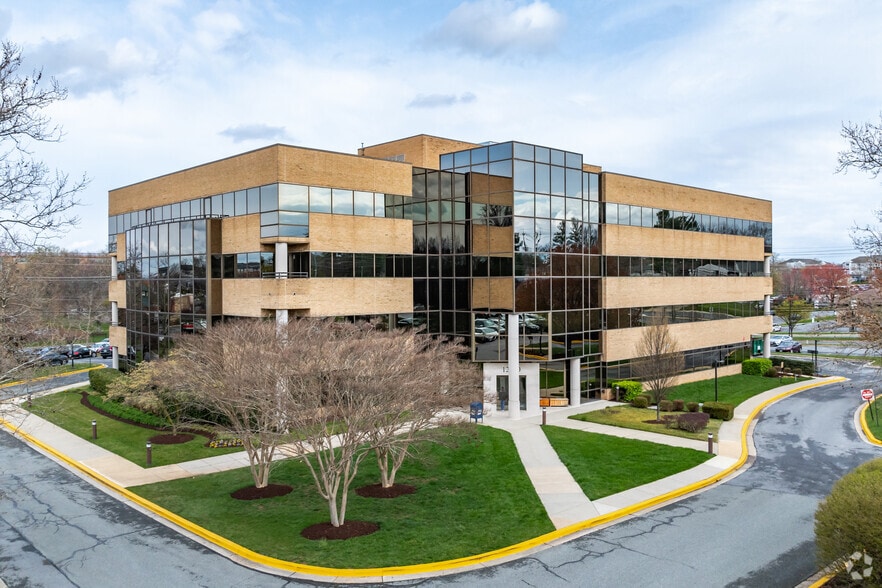 12850 Middlebrook Rd, Germantown, MD for lease - Primary Photo - Image 1 of 40