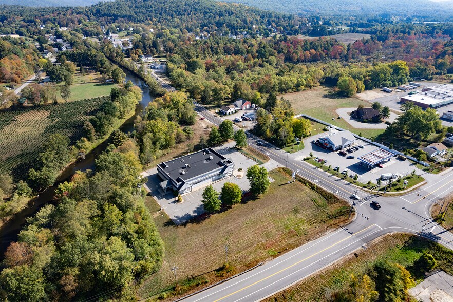 10 Main St, Winchester, NH for lease - Building Photo - Image 3 of 15