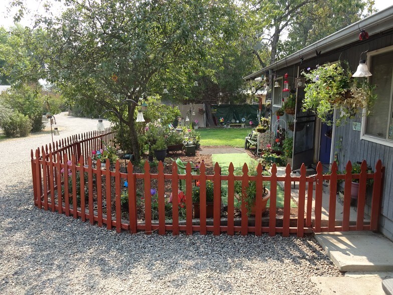 135 Onyx St, Eagle Point, OR for sale - Primary Photo - Image 1 of 1